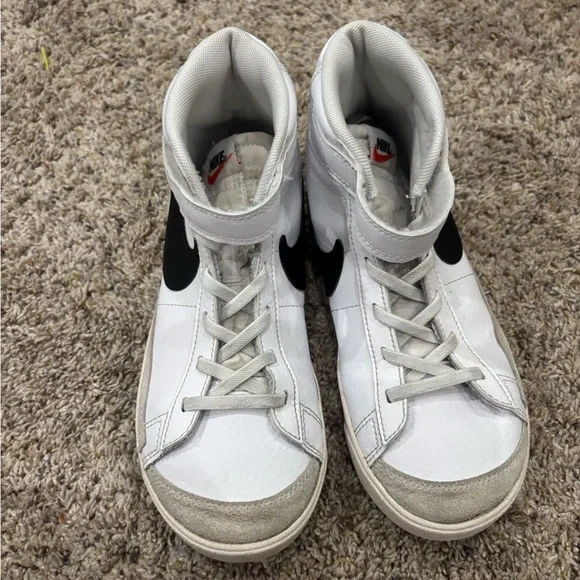 Nike Kids White and Black blazer Sneakers - Picture 2 of 3